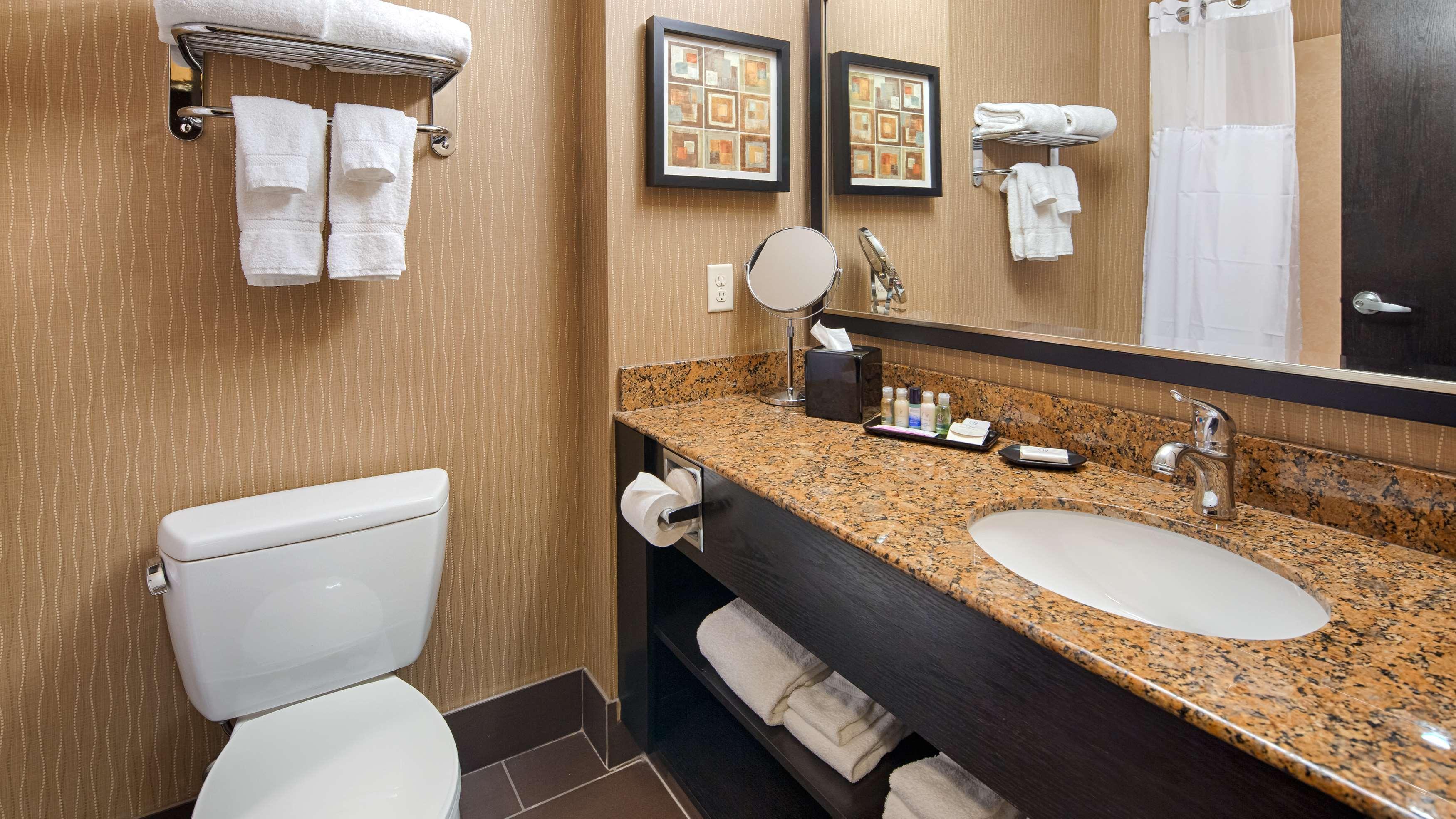 Western Premier Freeport Airport Hotel