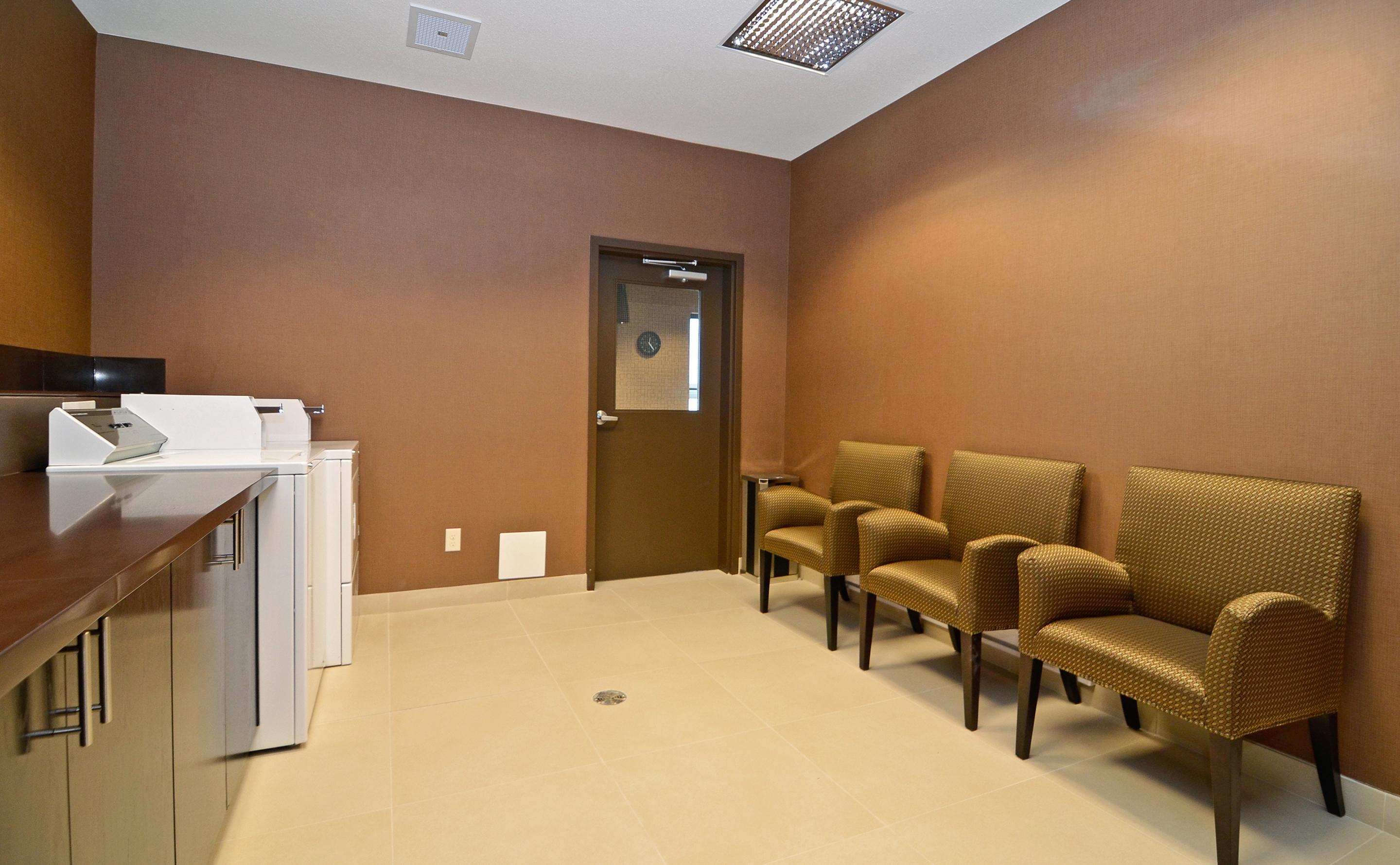 Hotel Western Premier Freeport Airport