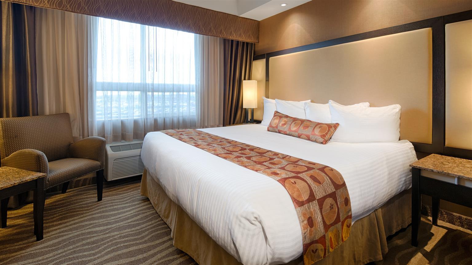 Hotel Western Premier Freeport Airport 4*